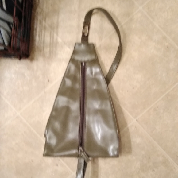 Guess purse - Picture 4 of 4